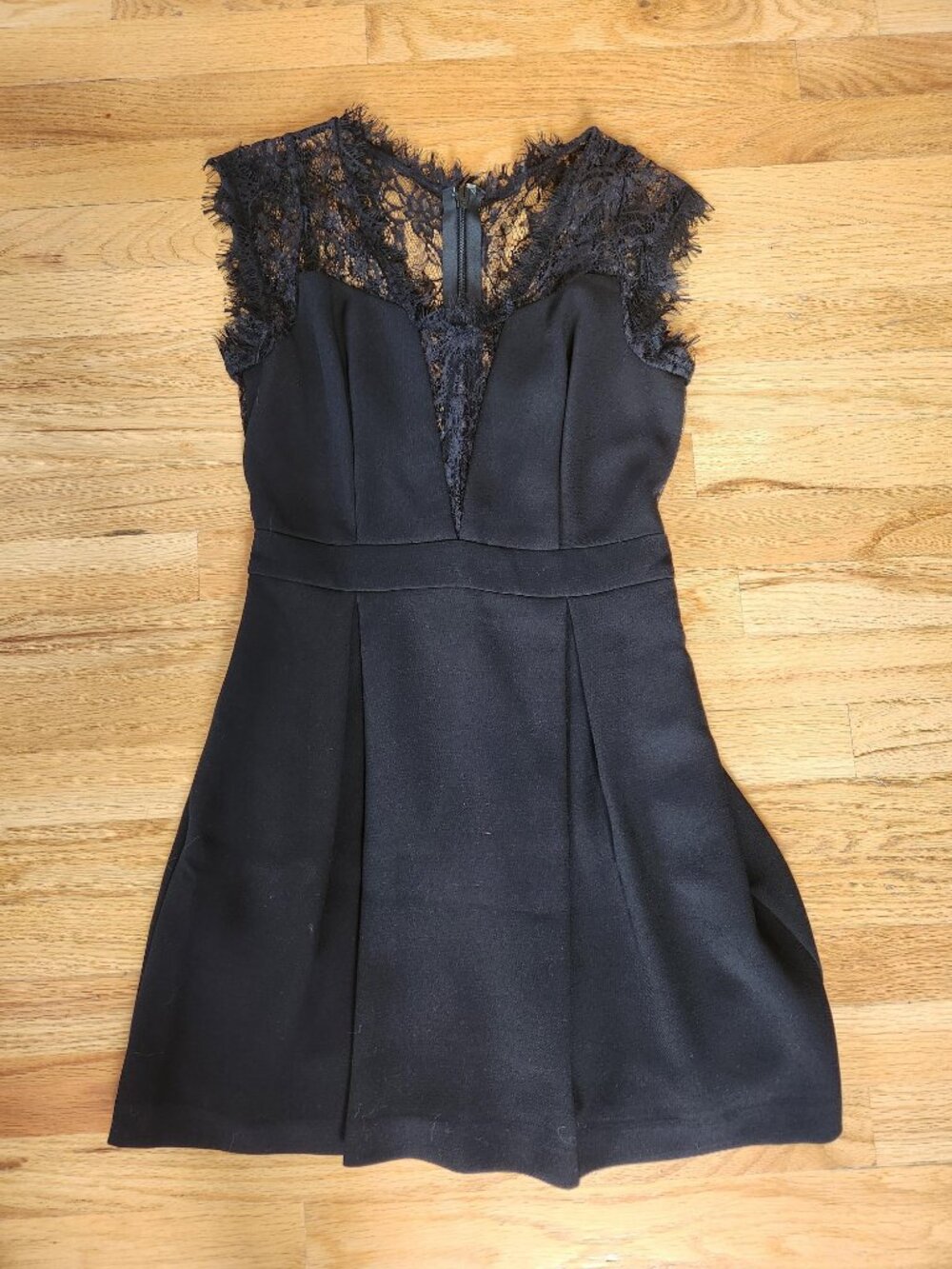 BCBGeneration pleated lace-back dress